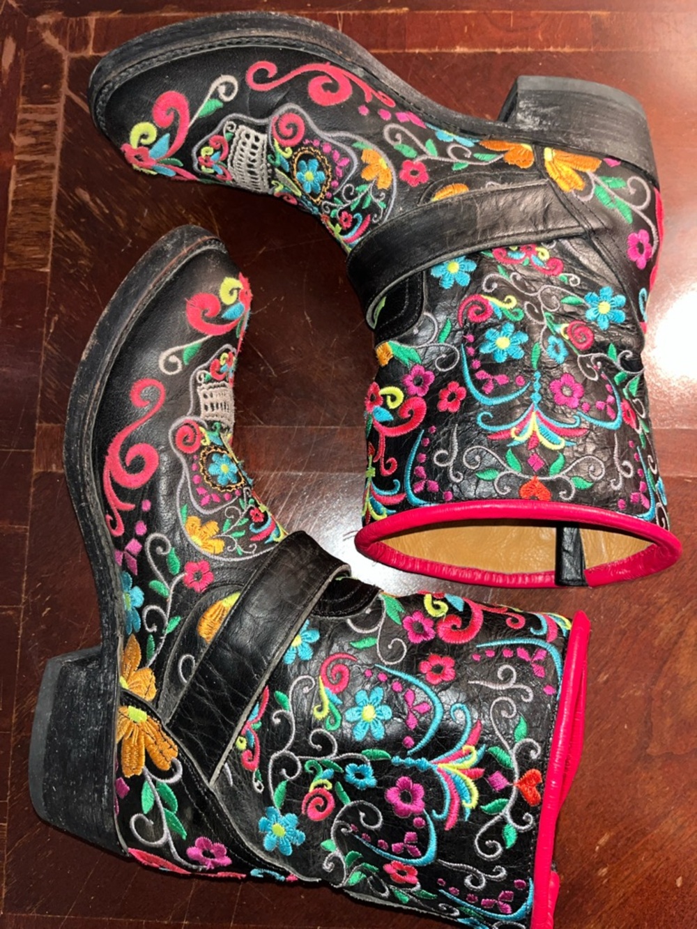 Old Gringo Black Embroidered Sugar Skull Moto Boots with Multicolor Accents - Picture 9 of 9